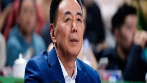 曼联新援斯凯利转会背后：记者视角下的成长与抉择
